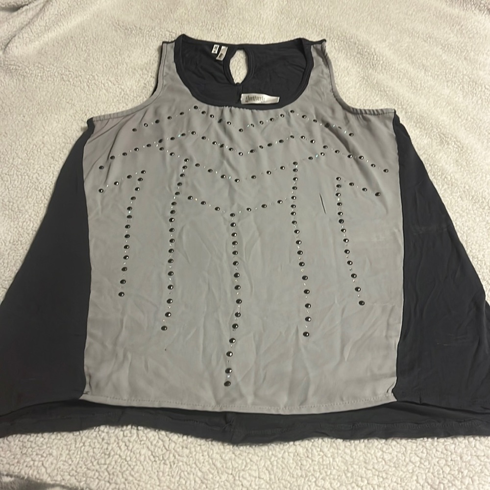 Ladies tank, Studio Y, Size M